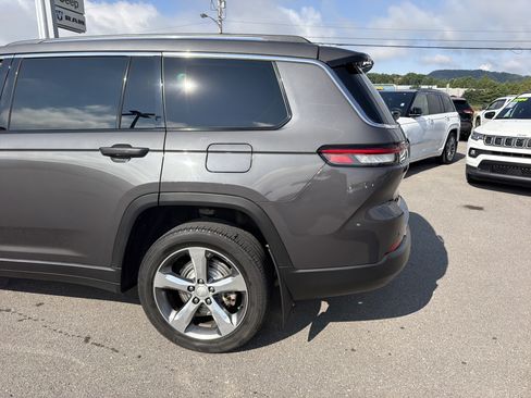 Used 2021 Jeep Grand Cherokee L Limited AWD/4WD image 9