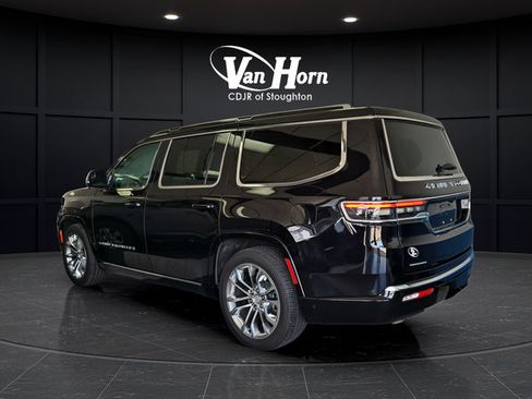 Used 2022 Jeep Grand Wagoneer Series II AWD/4WD image 5