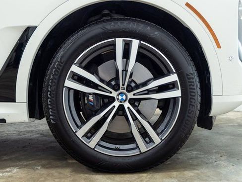 Certified 2025 BMW X7 M60i image 29