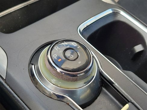 Used 2018 Ford Fusion SE w/ Fusion SE Technology Package image 22