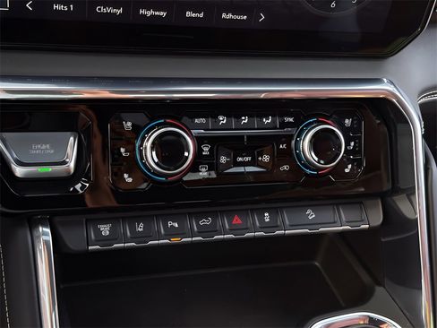 Used 2025 GMC Sierra 2500 Denali Ultimate w/ Max Trailering Package image 19