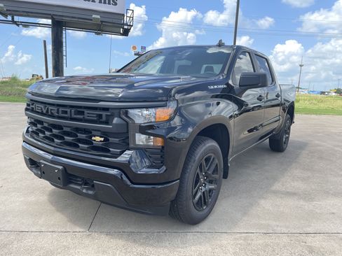 Used 2025 Chevrolet Silverado 1500 Custom image 8