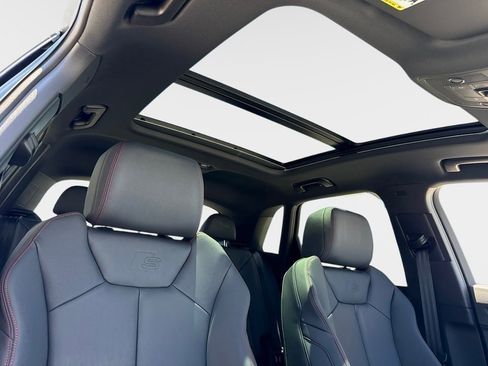 Certified 2025 Audi Q3 2.0T Premium Plus w/ Premium Plus Package image 11