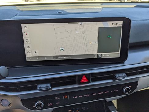 Certified 2025 Kia Sorento S image 24