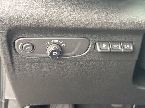 Used 2023 Buick Envision Avenir AWD/4WD image 23