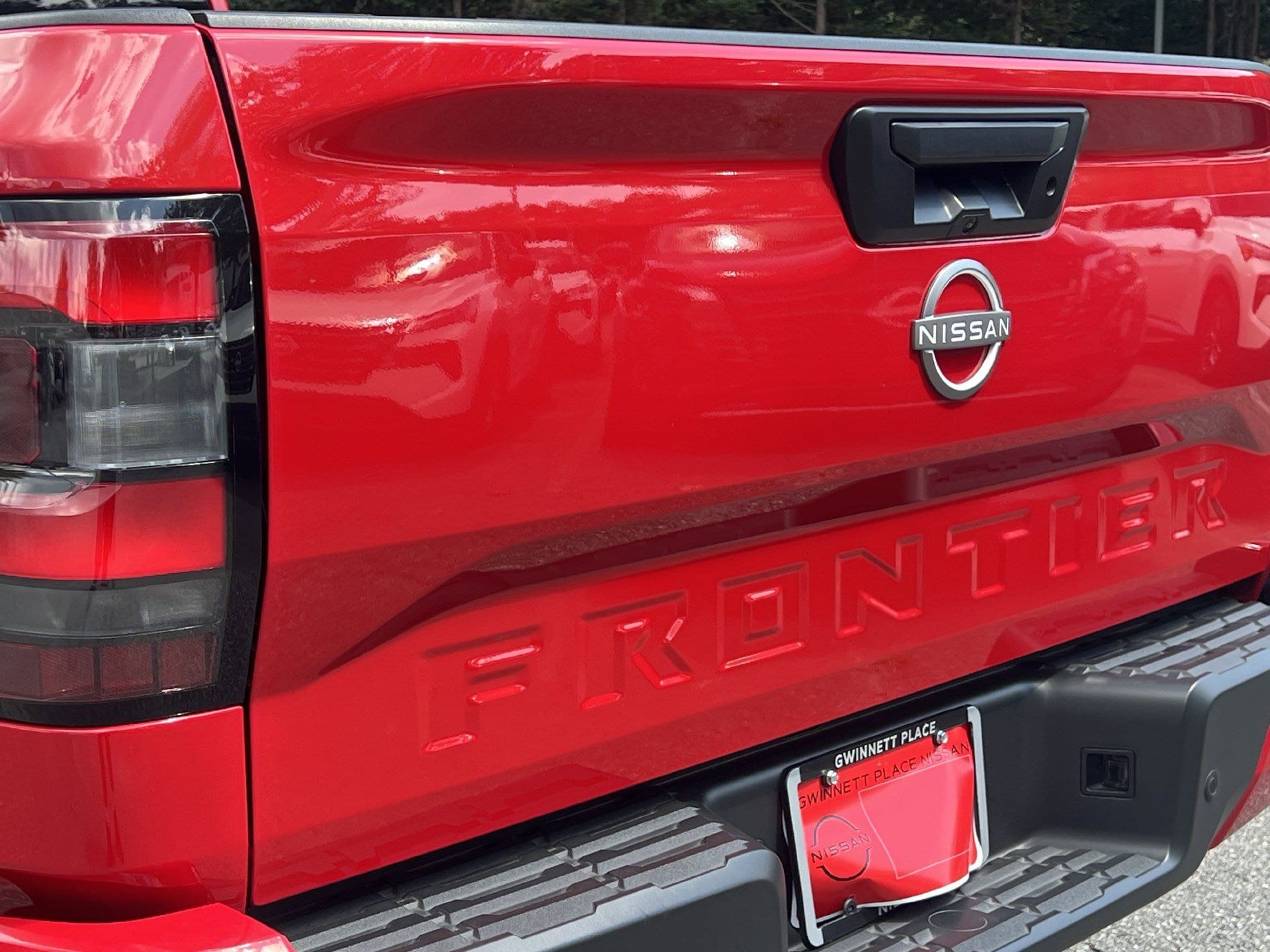 Certified 2025 Nissan Frontier SV RWD image 32