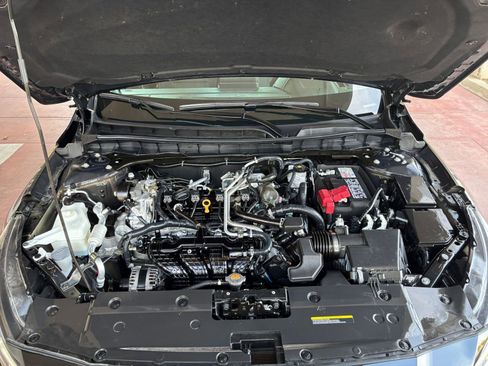Used 2025 Nissan Altima 2.5 SV FWD image 32