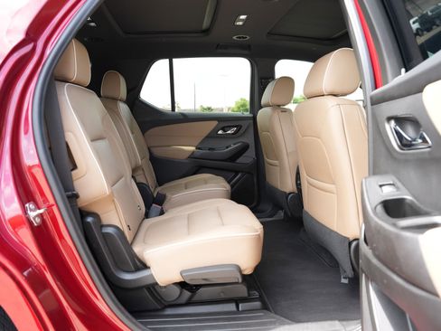 Used 2023 Chevrolet Traverse Premier image 25
