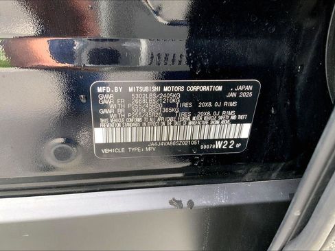 Used 2025 Mitsubishi Outlander SE AWD/4WD image 29