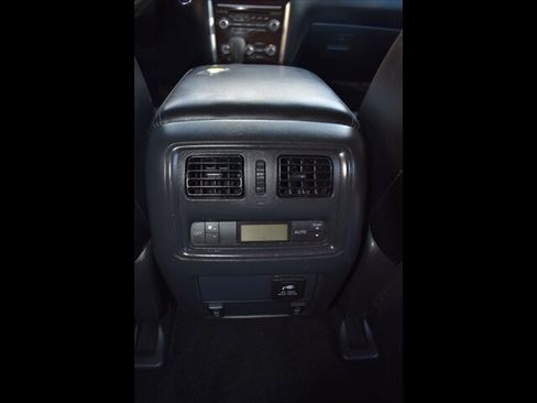 Used 2015 Nissan Pathfinder Platinum AWD/4WD image 32