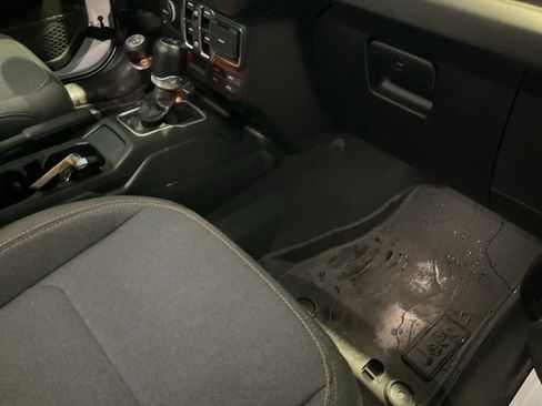 Used 2024 Jeep Gladiator Sport image 23