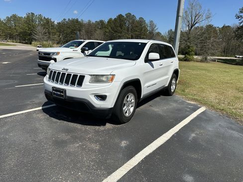 Used 2014 Jeep Grand Cherokee Laredo image 1