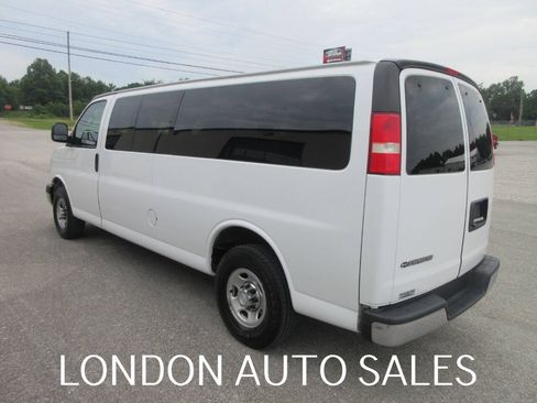Used 2018 Chevrolet Express 3500 LT w/ LT Preferred Equipment Group RWD image 4