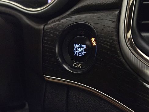 Used 2018 Jeep Grand Cherokee Summit w/ Platinum Series Group image 17