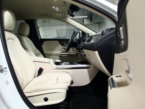 Used 2023 Mercedes-Benz GLA 250 4MATIC image 22