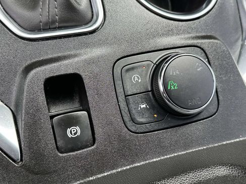 Used 2023 Chevrolet Traverse LT AWD/4WD image 29