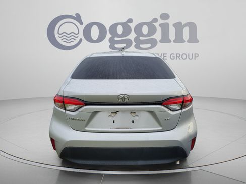 Used 2023 Toyota Corolla LE FWD image 3