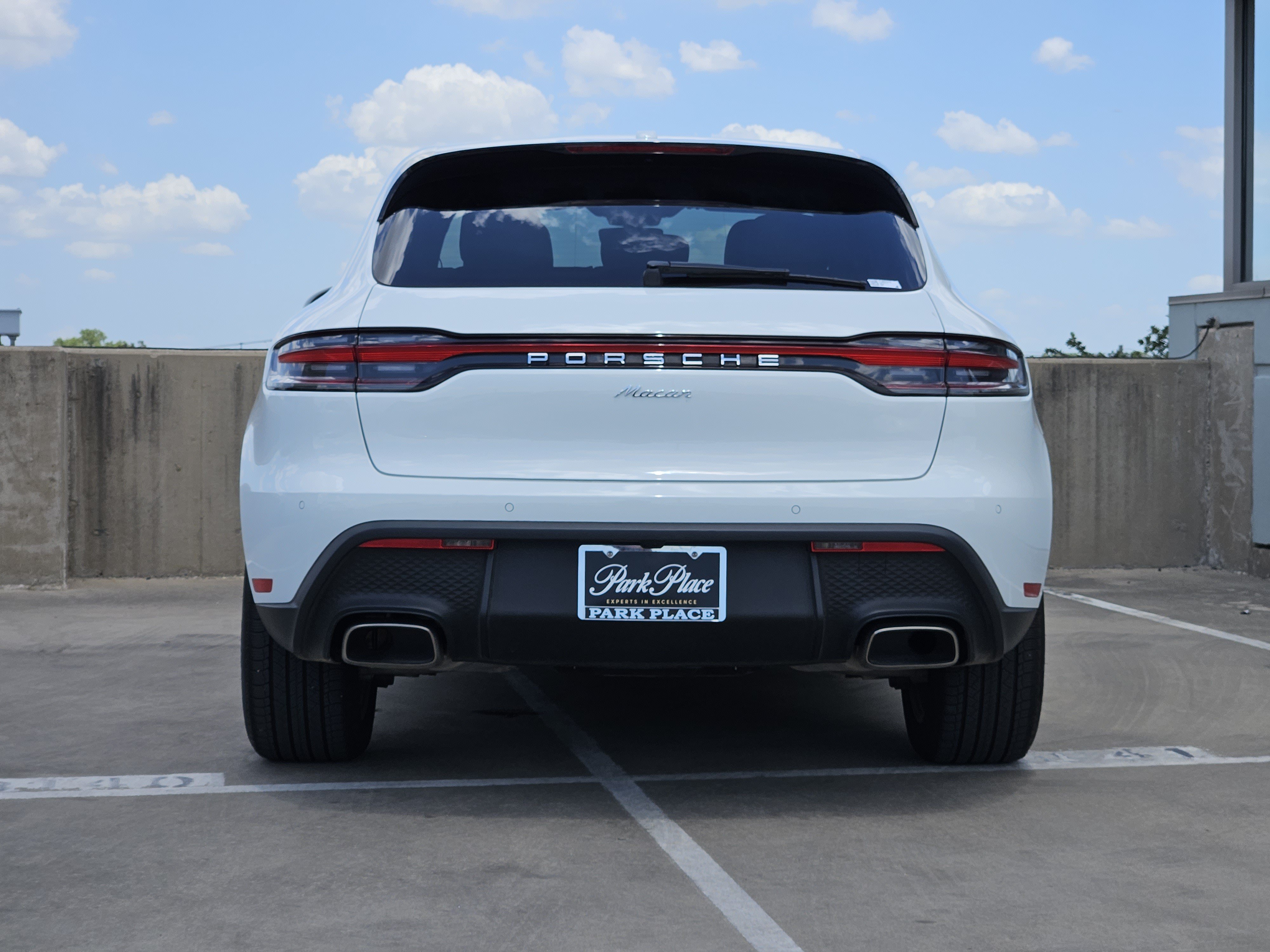 Certified 2026 Porsche Macan AWD/4WD image 7