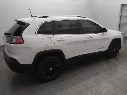 Used 2019 Jeep Cherokee Latitude Plus w/ Comfort/Convenience Group FWD image 10