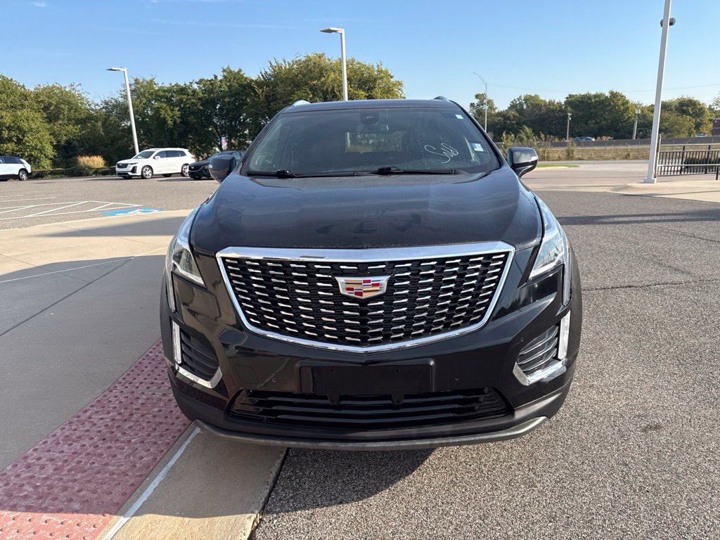 Used 2025 Cadillac XT5 Premium Luxury FWD image 2