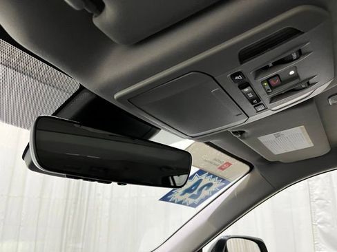 Certified 2024 Toyota Highlander XLE AWD/4WD image 25