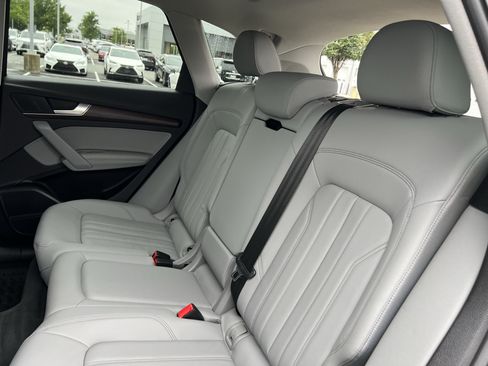 Used 2023 Audi Q5 2.0T Premium Plus w/ Premium Plus Package AWD/4WD image 32