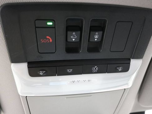 Used 2024 Nissan Pathfinder Platinum w/ Black Appearance Package AWD/4WD image 38