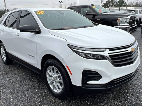 Certified 2023 Chevrolet Equinox LS image 3