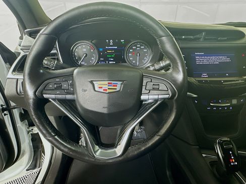 Used 2021 Cadillac XT6 Premium Luxury FWD image 15