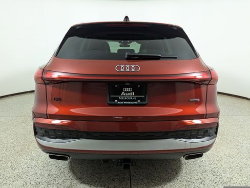 Certified 2025 Audi Q5 Prestige image 5