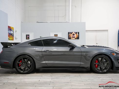 Used 2021 Ford Mustang Shelby GT500 w/ Carbon Fiber Track Pack RWD image 30