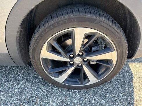 Used 2021 Buick Envision Essence AWD/4WD image 9