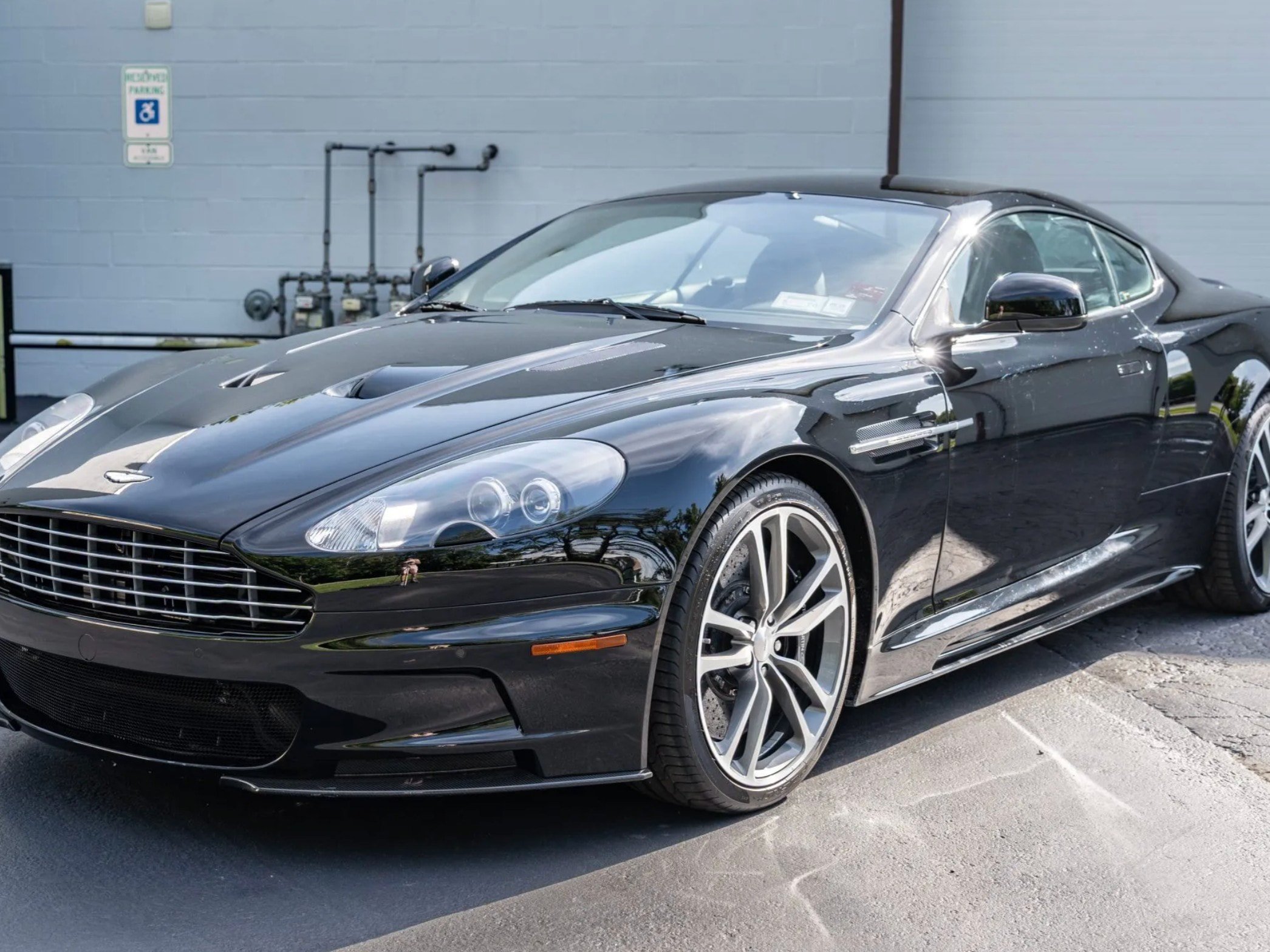 Used 2011 Aston Martin DBS Coupe RWD image 1