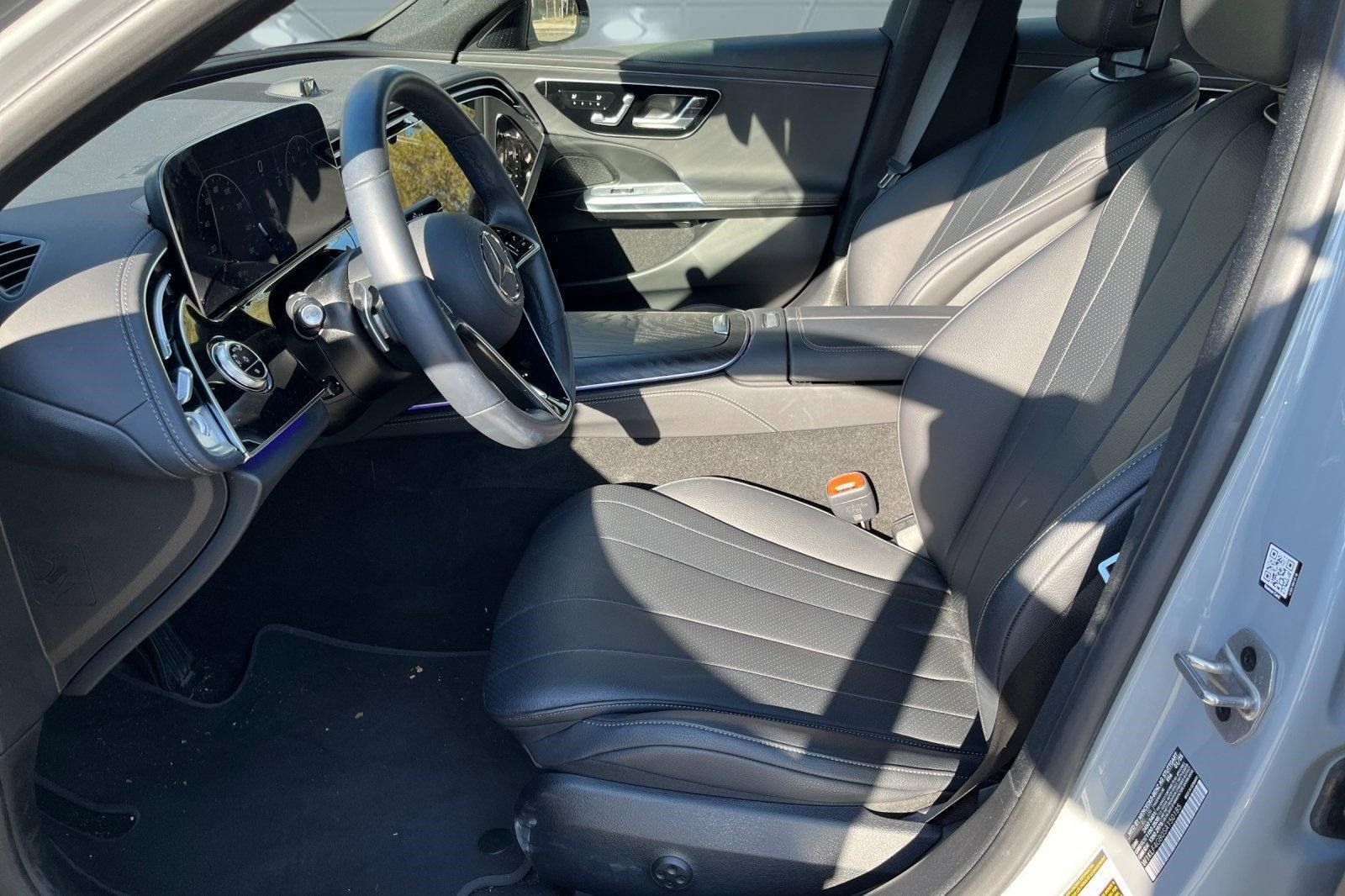 Used 2025 Mercedes-Benz E 350 Sedan image 3