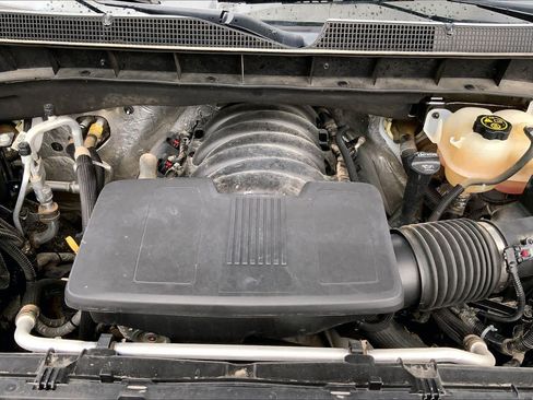 Used 2019 Chevrolet Silverado 1500 LTZ AWD/4WD image 32