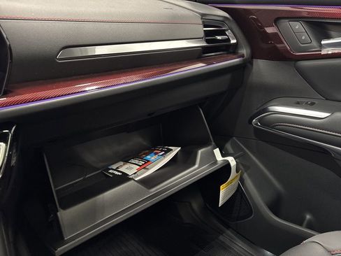 New 2026 Chevrolet Traverse RS w/ LPO, Floor Liner Package image 17