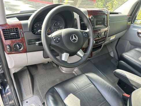 Used 2016 Mercedes-Benz Sprinter 2500 image 2