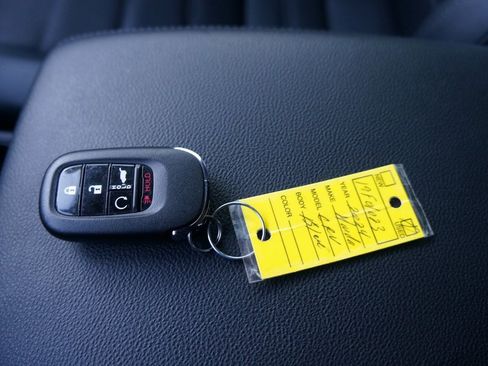 Used 2024 Honda CR-V EX-L image 2