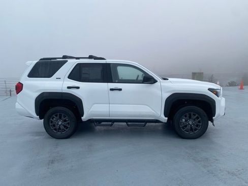 New 2026 Toyota 4Runner SR5 image 3