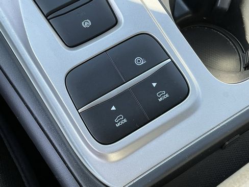 Certified 2022 Ford Explorer XLT image 36