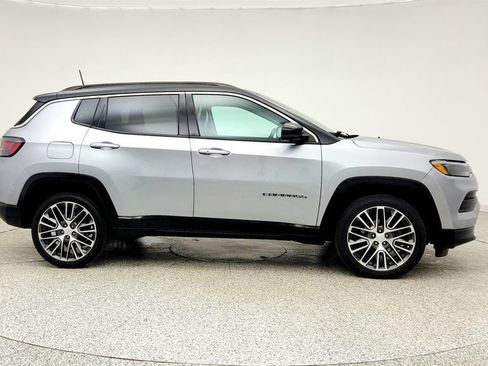 Used 2022 Jeep Compass Limited w/ Elite Group AWD/4WD image 4