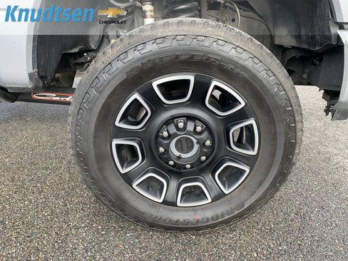 Used 2024 Ford F350 Platinum image 9