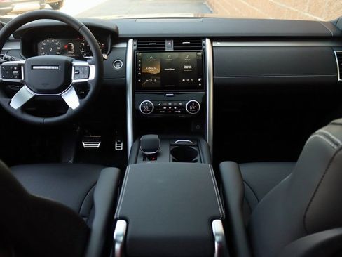Certified 2024 Land Rover Discovery Dynamic SE AWD/4WD image 8