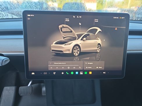 Used 2023 Tesla Model Y AWD image 26
