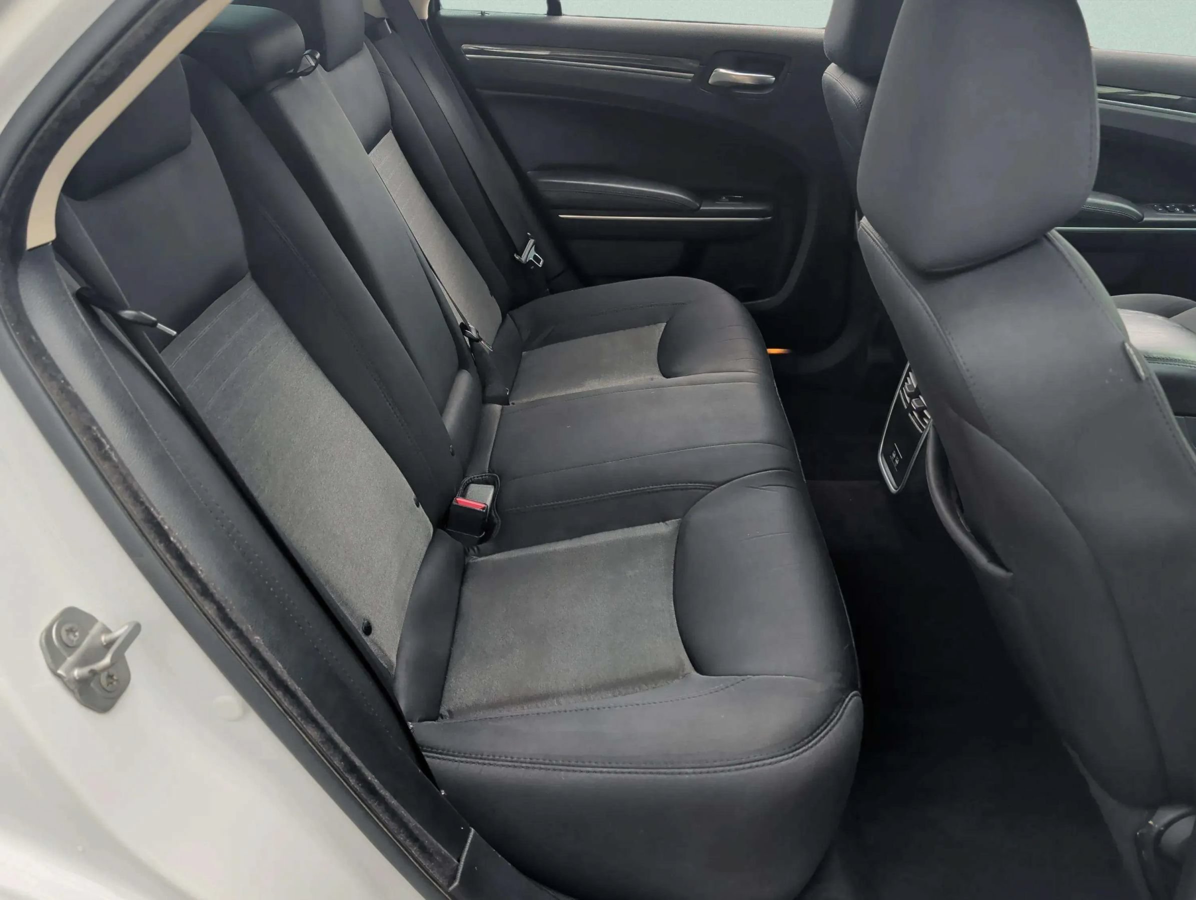Used 2021 Chrysler 300 Touring RWD image 19