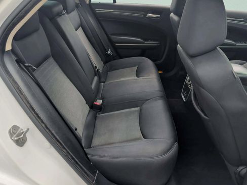 Used 2021 Chrysler 300 Touring w/ Driver Convenience Group image 19