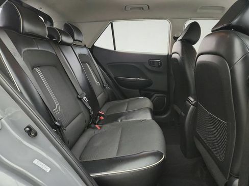 Used 2022 Hyundai Venue Limited FWD image 26