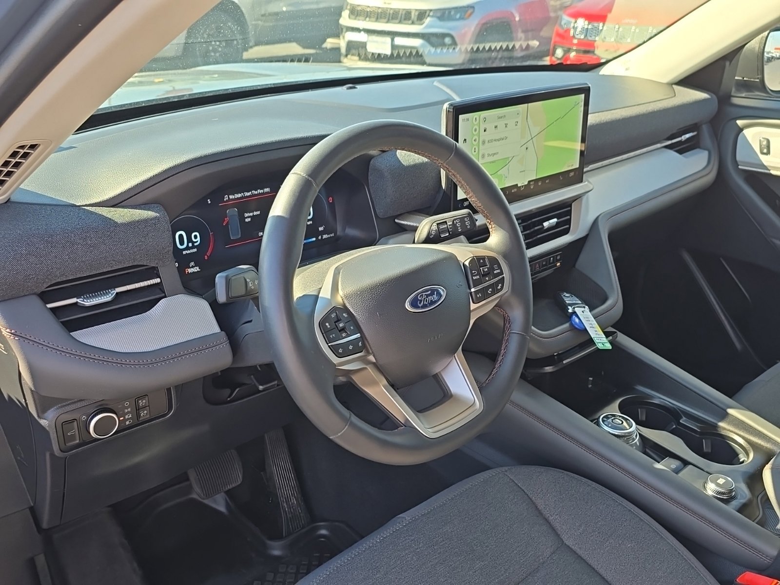 Used 2025 Ford Explorer Active RWD image 12