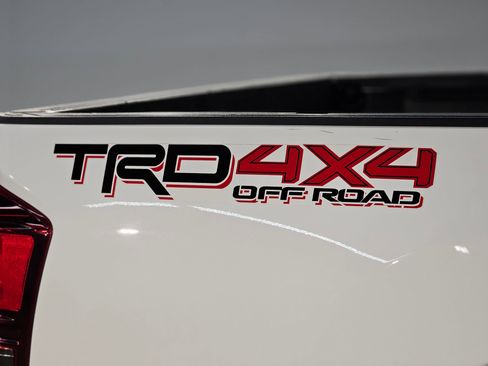 Used 2019 Toyota Tacoma TRD Off-Road AWD/4WD image 36