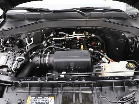 Used 2022 Ford Explorer XLT w/ Equipment Group 202A image 27